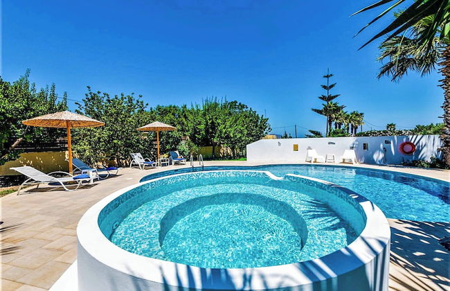 Villa Xenos Dio - Photo 25