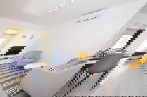 Foto 12 - Tranquil and Bright Apartment With Loggia