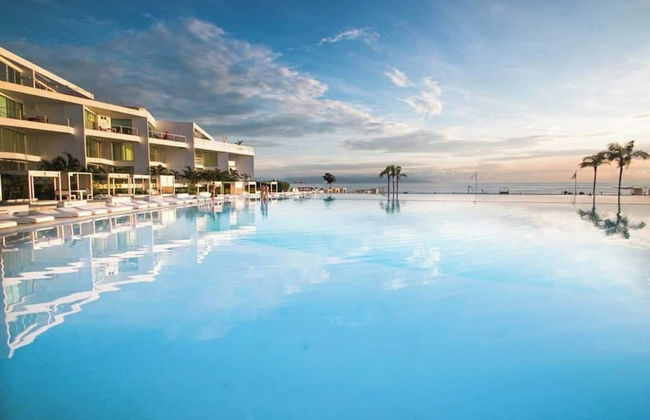 Aria Ocean Beachfront Condos - Foto 1