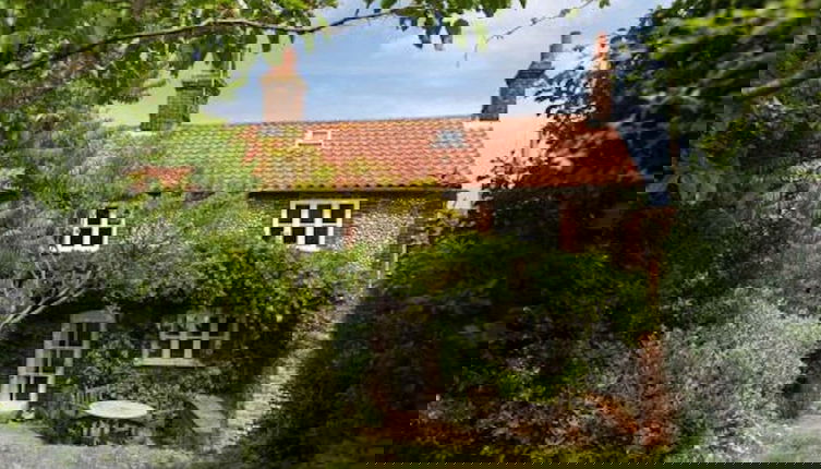 Photo 1 - Host Stay Marlpit Cottage