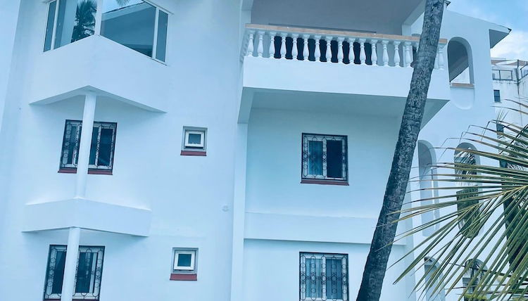 Foto 1 - Bamburi Beach Villa LTD