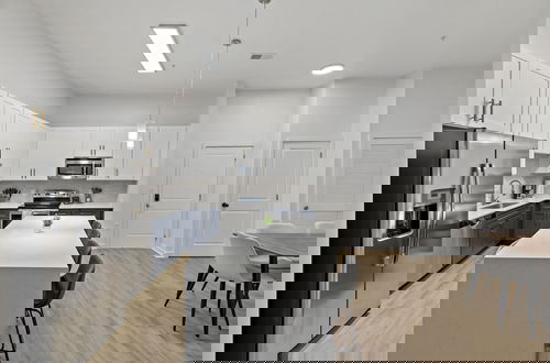 Photo 18 - KB - Midtown205