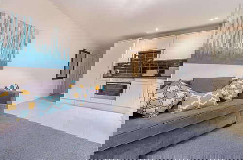 Foto 3 - Host Stay Westbrook Court Apartment