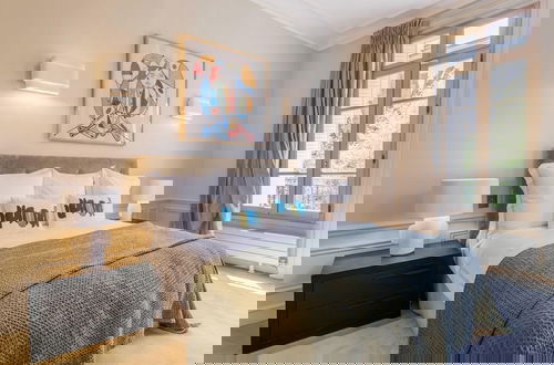 Foto 2 - Luxury Mansion With Garden in Heart of Neuilly