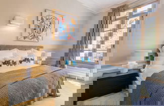 Foto 2 - Luxury Mansion With Garden in Heart of Neuilly