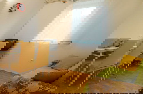 Foto 6 - Bright Krk Apartment With Balcony and Beach Proximity