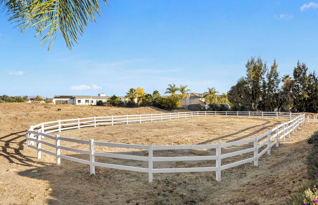Bordeaux by Avantstay Private Pool, Hot Tub & Game Room Near Temecula - Photo 48