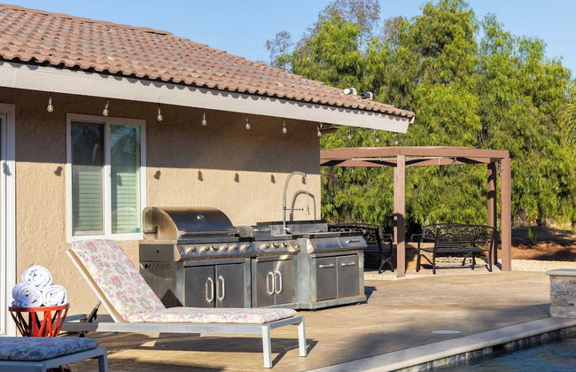 Bordeaux by Avantstay Private Pool, Hot Tub & Game Room Near Temecula - Photo 39