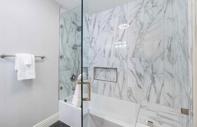 Bordeaux by Avantstay Private Pool, Hot Tub & Game Room Near Temecula - Photo 32