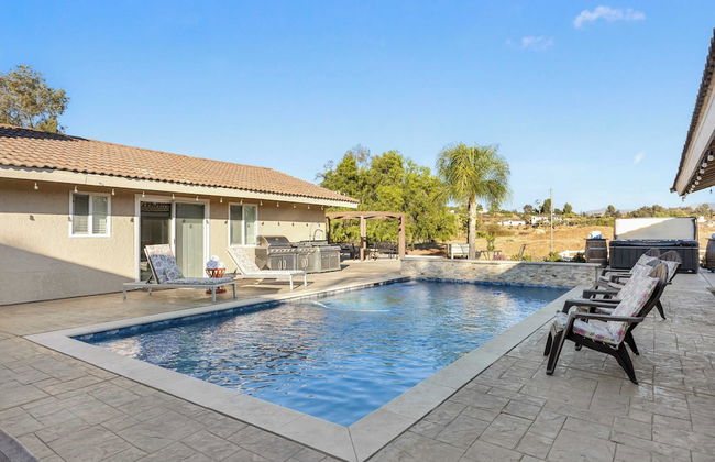 Bordeaux by Avantstay Private Pool, Hot Tub & Game Room Near Temecula - Photo 35