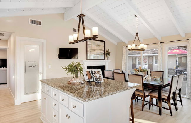 Bordeaux by Avantstay Private Pool, Hot Tub & Game Room Near Temecula - Photo 11