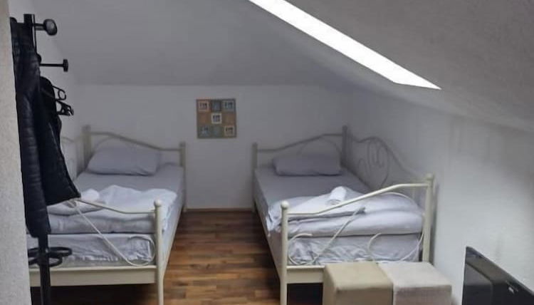 Photo 1 - Rooms Center Ensuite