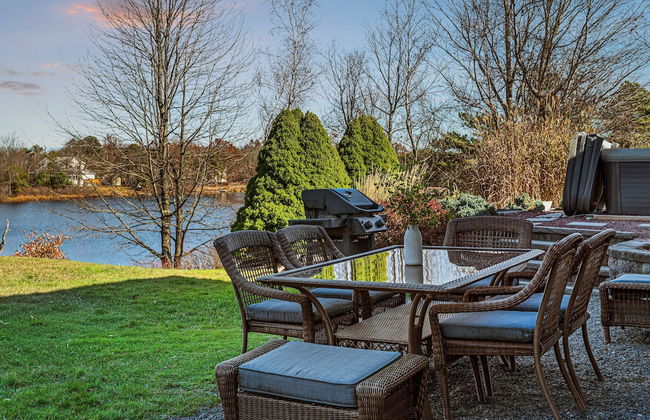 Laker s Pointe by Avantstay Lakefront Private Peninsula Hot Tub Game Room - Photo 5