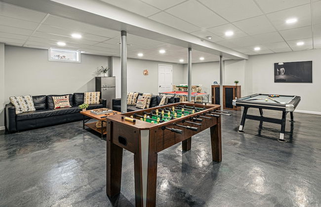 Laker s Pointe by Avantstay Lakefront Private Peninsula Hot Tub Game Room - Photo 19