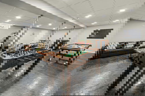 Photo 19 - Laker s Pointe by Avantstay Lakefront Private Peninsula Hot Tub Game Room