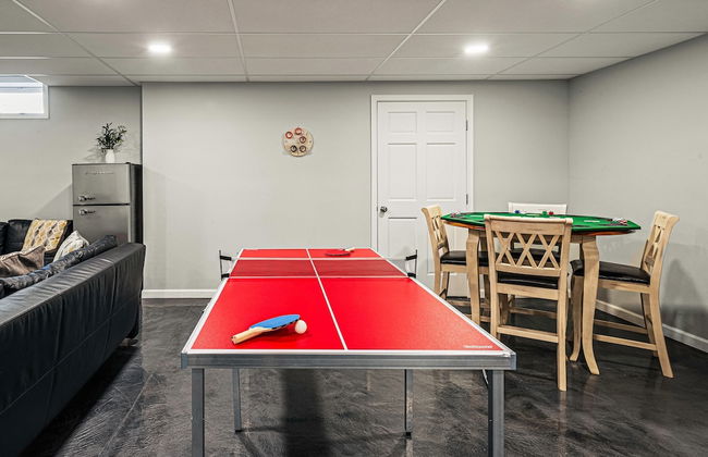 Laker s Pointe by Avantstay Lakefront Private Peninsula Hot Tub Game Room - Photo 27