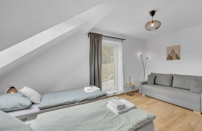 Comfortable Villa With Beautiful View - Photo 2