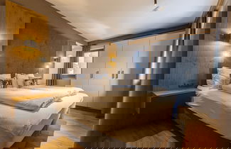 Foto 3 - Beautiful Chalet With Swimming Pool