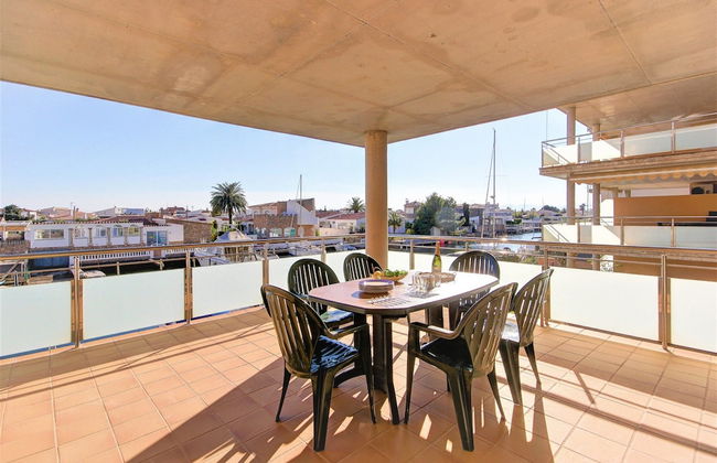 Apartment With Scenic View - Foto 17