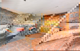 Foto 1 - Spacious Apartment With Terrace