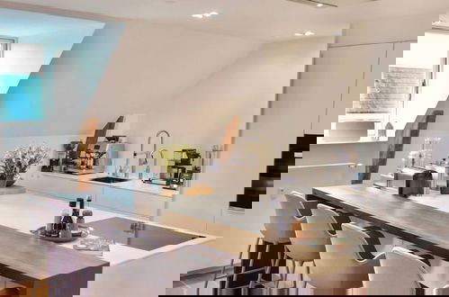 Foto 5 - Central Penthouse With Private Rooftop Terrace
