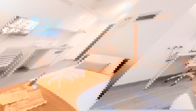 Foto 1 - Best Deal Studio At Sky House Alam Sutera Apartment Near Ikea
