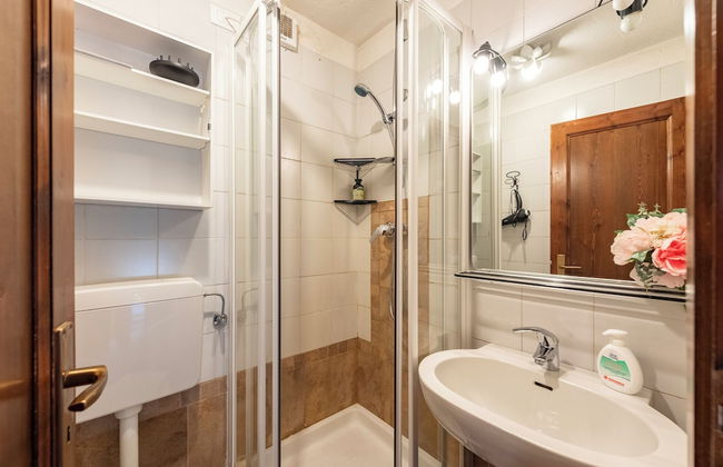 Lovely Apartment In Courmayeur - Photo 17
