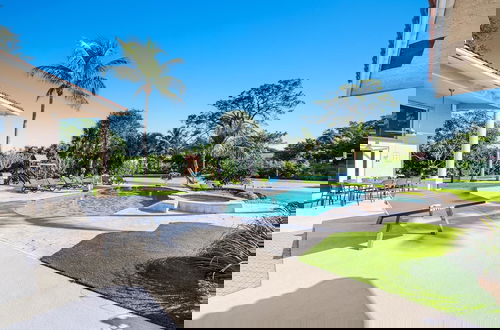 Foto 7 - Luxurious 6-Bedroom Villa with Pool & Games