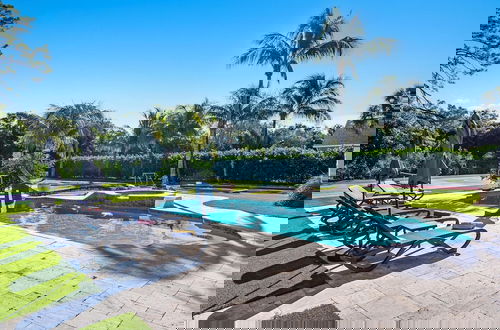 Foto 59 - Luxurious 6-Bedroom Villa with Pool & Games