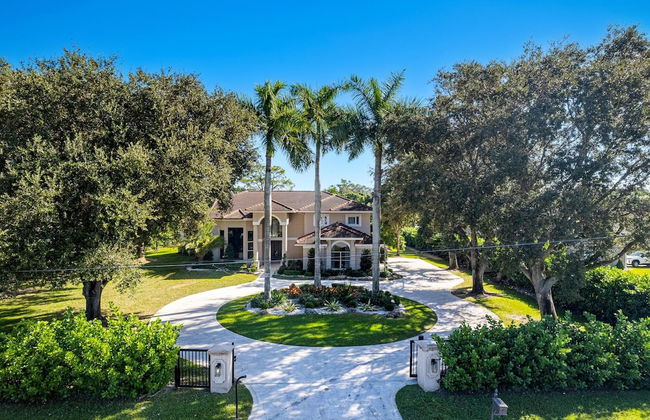 Luxurious 7-Bedroom Villa with Pool & Games - Foto 80