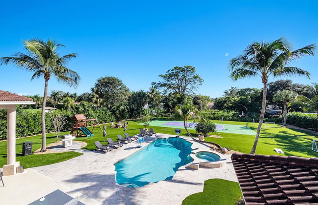 Luxurious 6-Bedroom Villa with Pool & Games - Foto 18