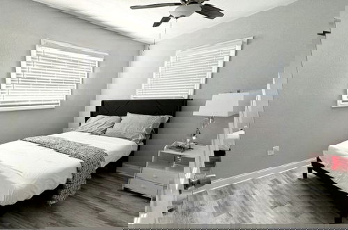 Foto 15 - New Fresh House in Seminole Close to Beach