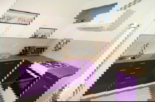 Foto 10 - Spacious Novi Vinodolski Apartments With Terrace and Shared Pool