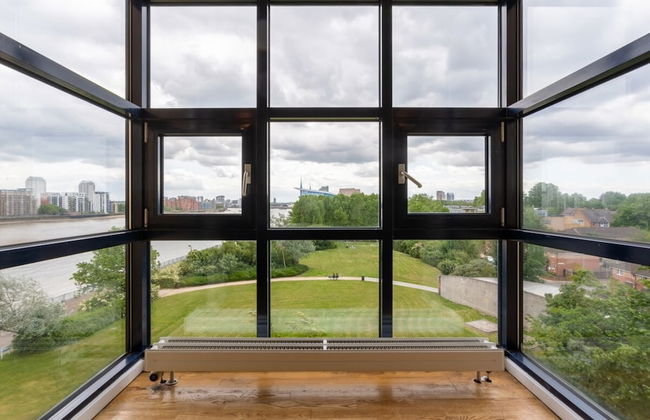 Bright, Modern One-bed With Stunning View of Thames - Foto 23
