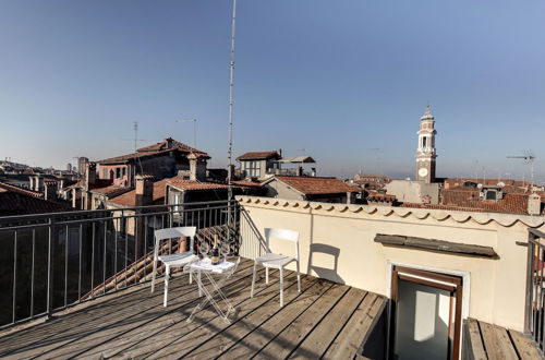 Photo 21 - Venice Skyline View Sudio Apartment