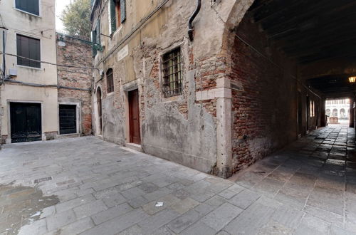 Photo 19 - Venice Skyline View Sudio Apartment