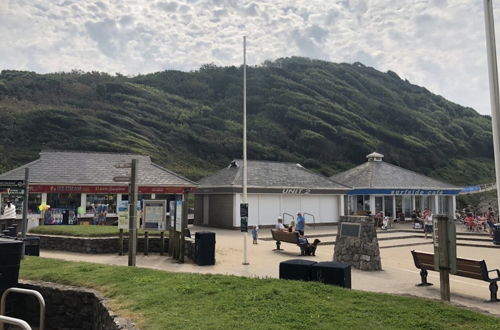 Photo 11 - Stunning Beach Front Apartment in Caswell Swansea