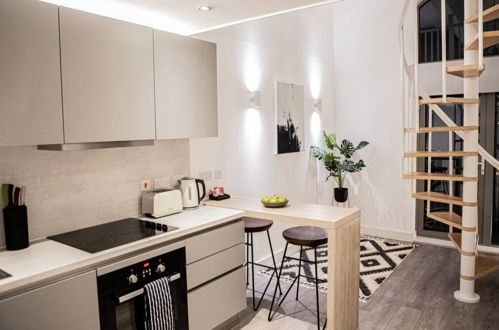 Photo 9 - The City Chic Boutique Apartments