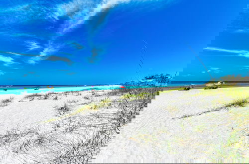 Foto 39 - Absolute Paradise Ami-private Beach Access-water Views From Every Window-heated Pool- Walk To 14 Restaurants