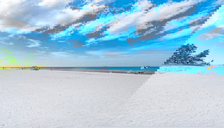 Foto 1 - Absolute Paradise Ami-private Beach Access-water Views From Every Window-heated Pool- Walk To 14 Restaurants