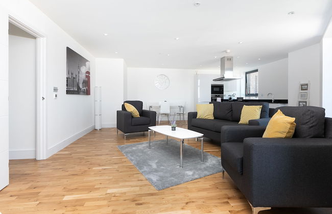 London Riverview - Canary Wharf - Excel - Photo 18