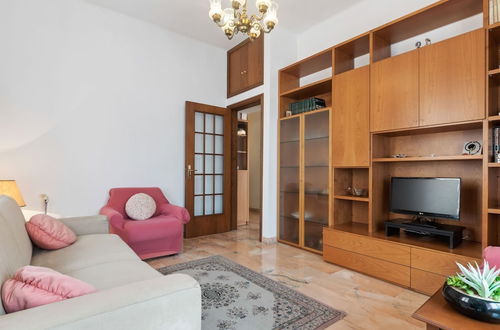 Photo 12 - Spacious Apartment in Lavagna near Sea & City Center