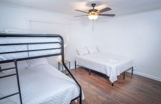 Photo 2 - Tranquil Getaway 3br/2ba Near Downtown