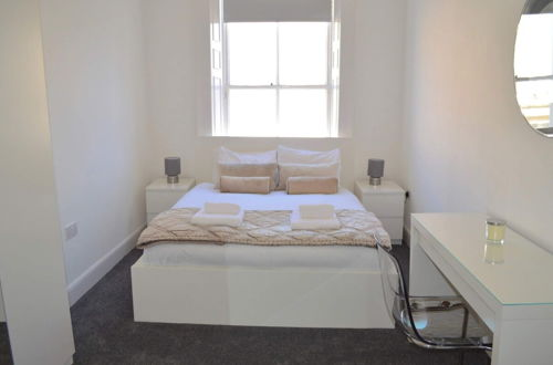 Photo 4 - Spacious 3 Bedroom Flat in the City Centre