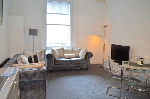 Photo 22 - Spacious 3 Bedroom Flat in the City Centre