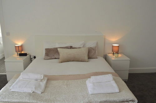 Photo 11 - Spacious 3 Bedroom Flat in the City Centre