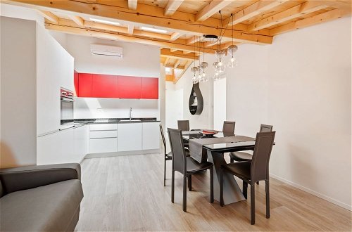 Photo 28 - Luxury & Charming Piazzetta San Giorgio Apartments