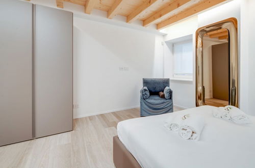 Photo 4 - Luxury & Charming Piazzetta San Giorgio Apartments