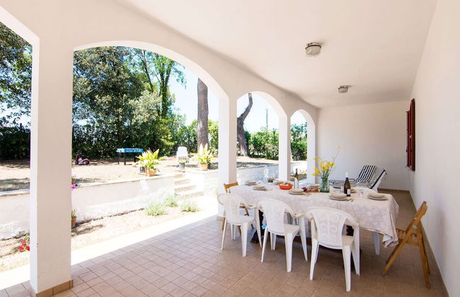 Enchanting Coastal With Views - Photo 12