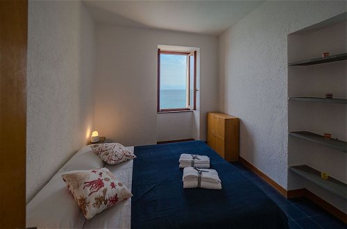 Foto 3 - Il Baluardo Sea View Apartment on the Cliff